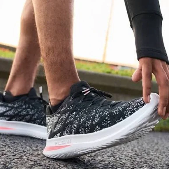 Under Armour Velociti 3- Men’s 9